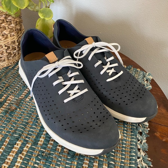 Clarks Unstructured Navy Sneaker US W12 Worn Once! - Picture 2 of 7